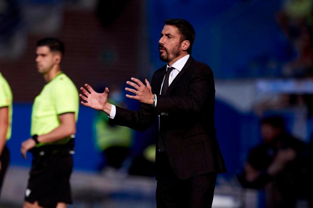 Julio Velázquez durante su etapa como técnico del Alavés