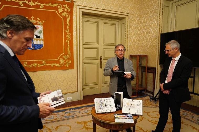 Carlos García Carbayo, Miguel Elías y Ricardo Rivero, en la presentación del cuaderno en el Ayuntamiento