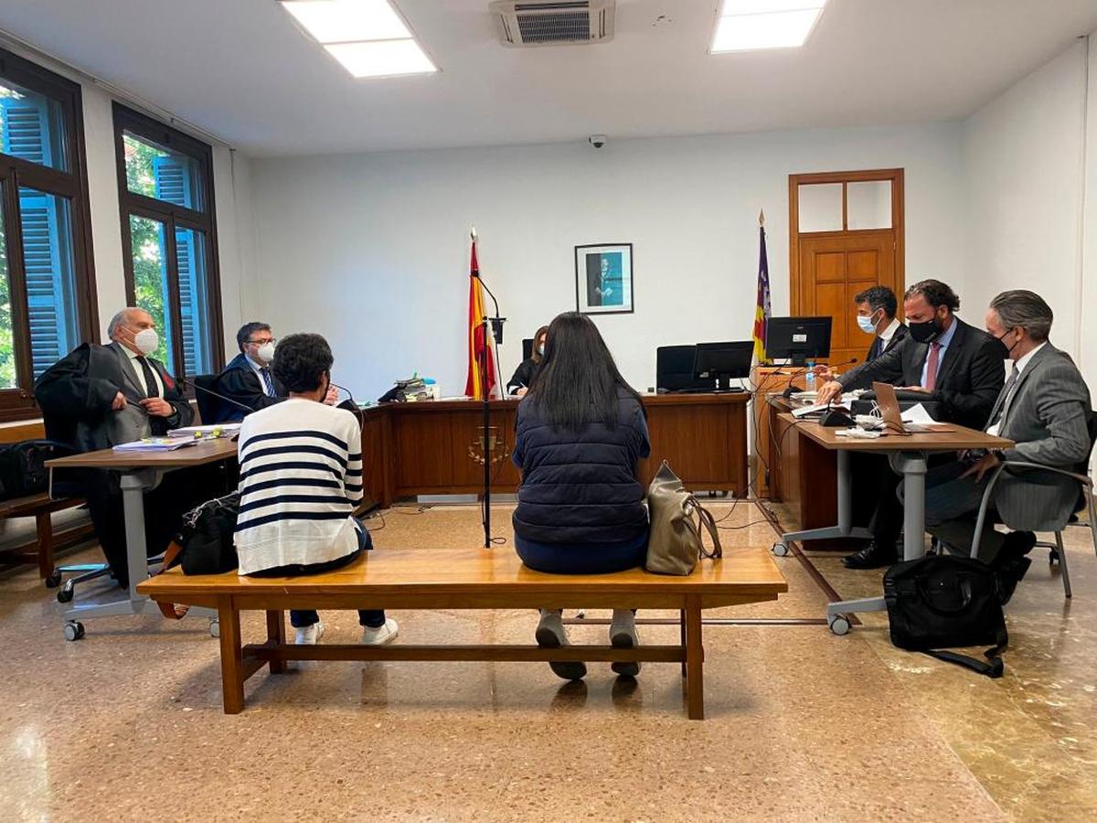 Juicio contra la monitora del centro y la encargada de los niños alérgicos en el comedor del colegio La Salle, en Palma