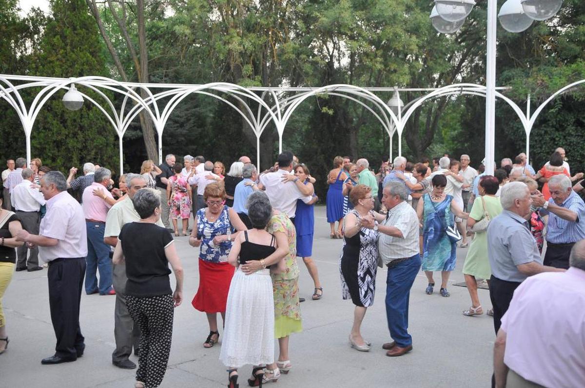 Los bailes de verano en otra edición.