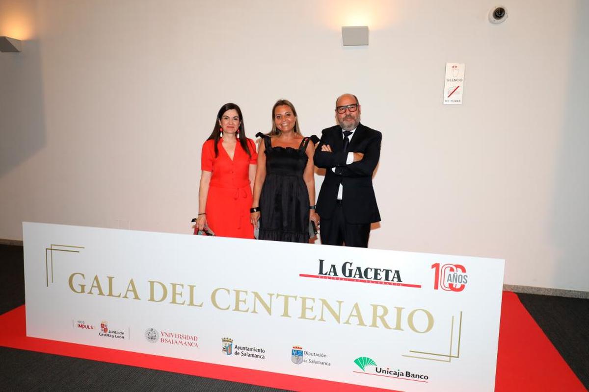 Elena Fernández, Mercedes Casal y Fernando Galindo.