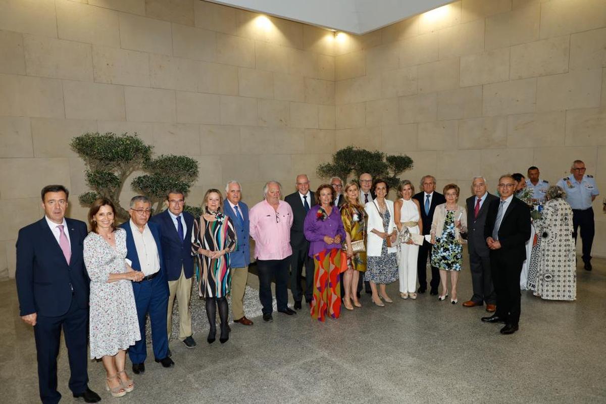 José María Blázquez, Pilar Madruga, Valentín Pérez, José Muñoz, María Eugenia Bueno, Alfredo Martín-Cubas, Ventura Julián, Pedro Díaz, Fina Pérez Tabernero, Fernando Población, Macarena Población, José Ángel  García, María del Carmen Sáenz, Ana Carballo, Jaime González Lucas, Laura Castro, Mariano Miguel y Julián Ballestero durante el coctel posterior a la gala.