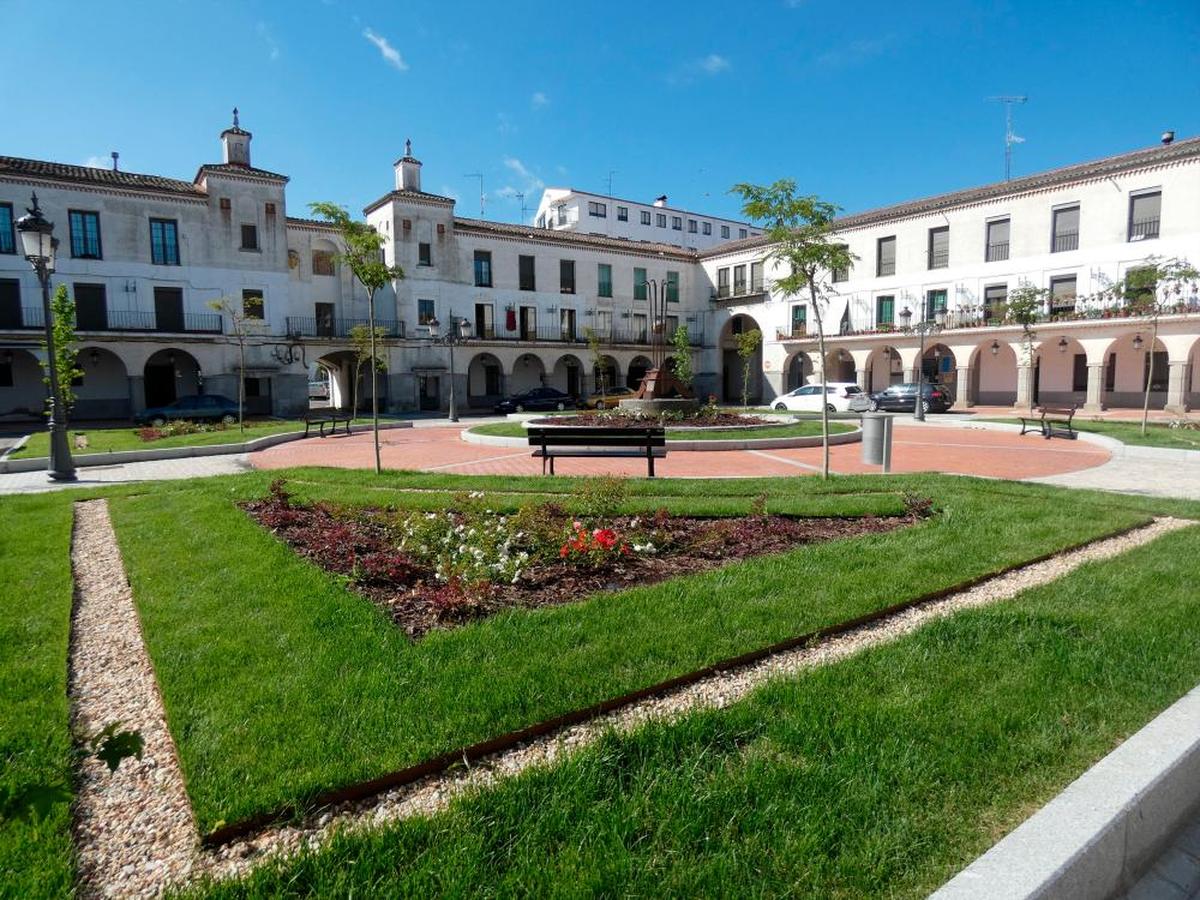 Panorámica de los jardines de la Plaza Nueva de Peñaranda.