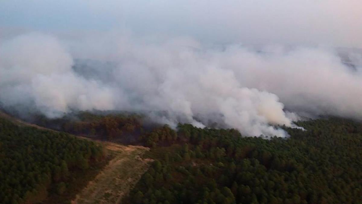 El humo que permaneció sobre la Sierra de Culebra durante el incendio.