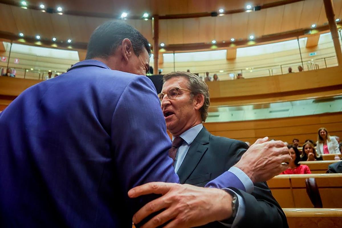 Feijoo, junto a Pedro Sánchez