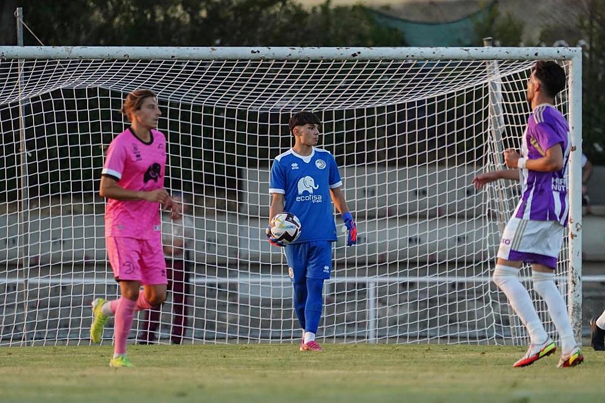 Partido de pretemporada entre el Unionistas y el Valladolid.