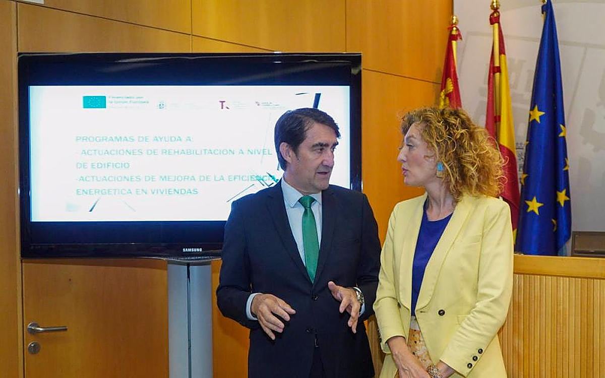 El Consejero De Medio Ambiente, Vivienda Y Ordenación Del Territorio, Juan Carlos Suárez-Quiñones, En La Presentación De Las Ayudas