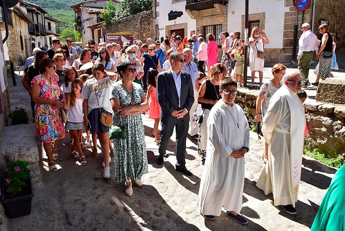 Parte del equipo de Gobierno, encabezado por el alcalde Pablo Hernández, presidió la celebración religiosa.