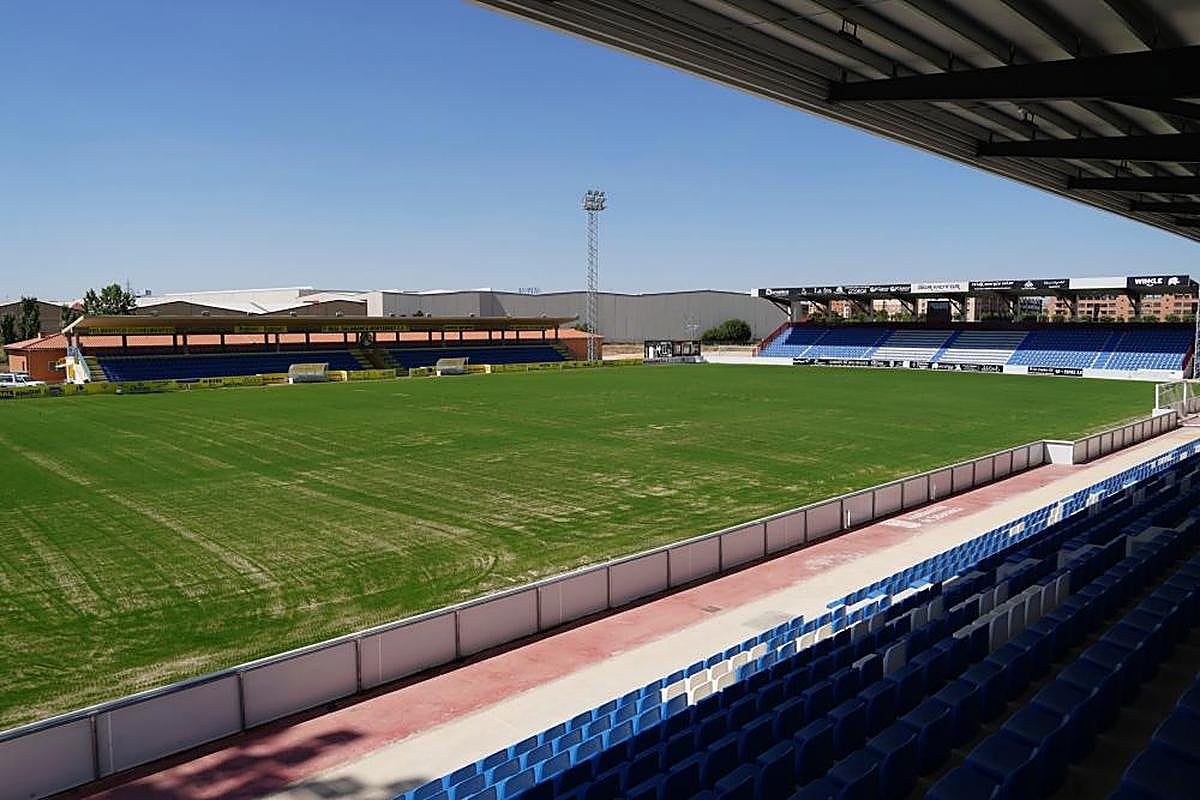 El césped va brotando en el Reina Sofía