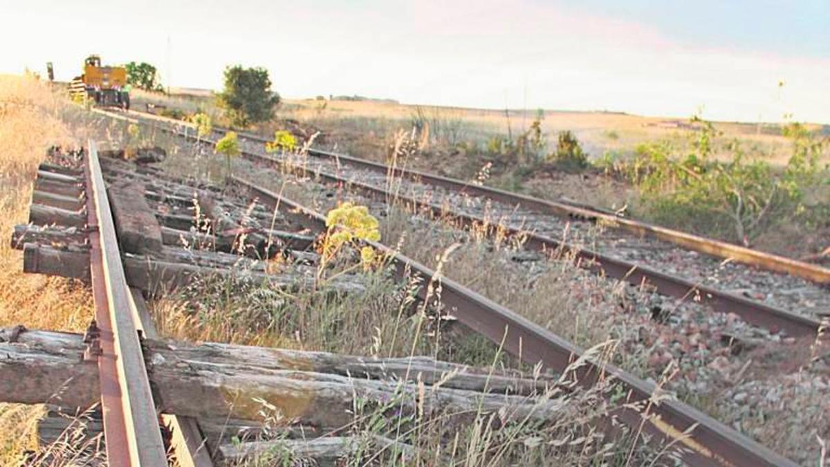 Una de las vías abandonadas en Salamanca.