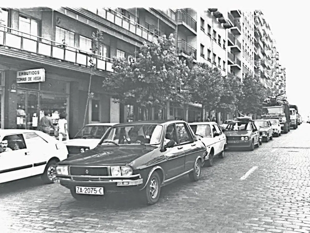 Retención de vehículos en Torres Villarroel a finales de los años 80.