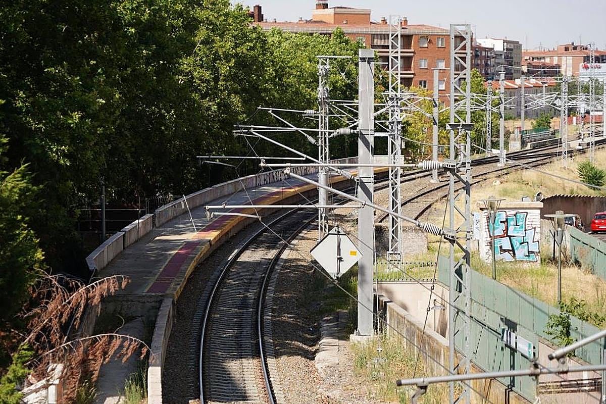 Adif Sin Prisa Por Electrificar Ampl a De 18 A 54 Meses Las Obras De adif-sin-prisa-por-electrificar-ampl-a-de-18-a-54-meses-las-obras-de