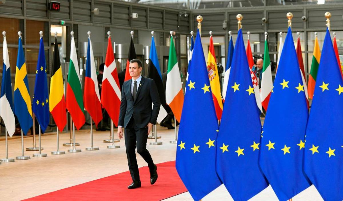 El presidente del Gobierno, Pedro Sánchez, en el edificio Europa del Consejo de la UE.