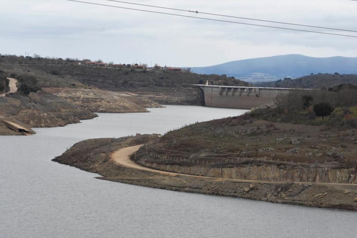 Imagen de archivo de la presa de Irueña en el río Águeda.