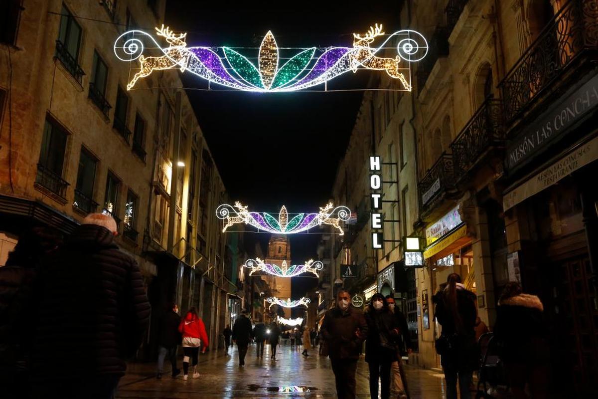 Iluminación navideña en la calle La Rúa