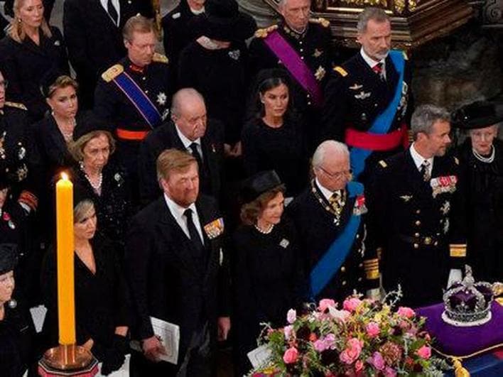 La muerte de Isabel II une a la monarquía española