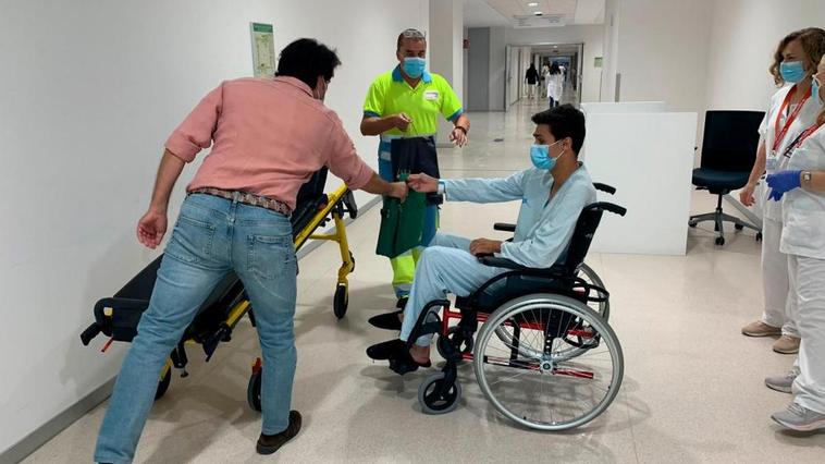 Manuel Diosleguarde, a su llegada al Hospital de Salamanca.