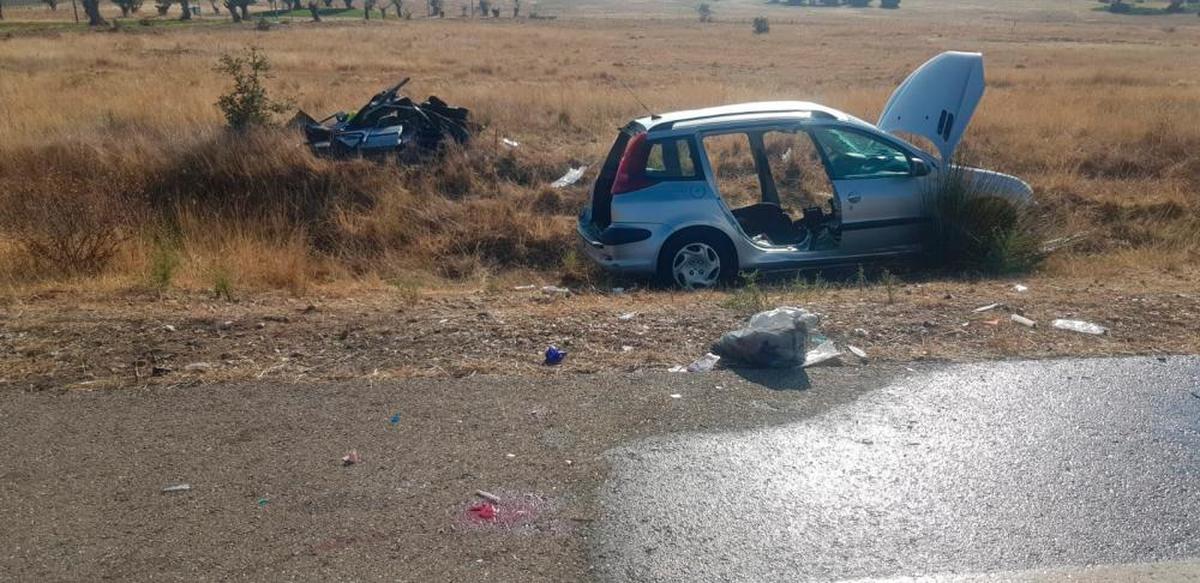 Al Menos Tres Heridos En Una Aparatosa Colisión Entre Un Turismo Y Una