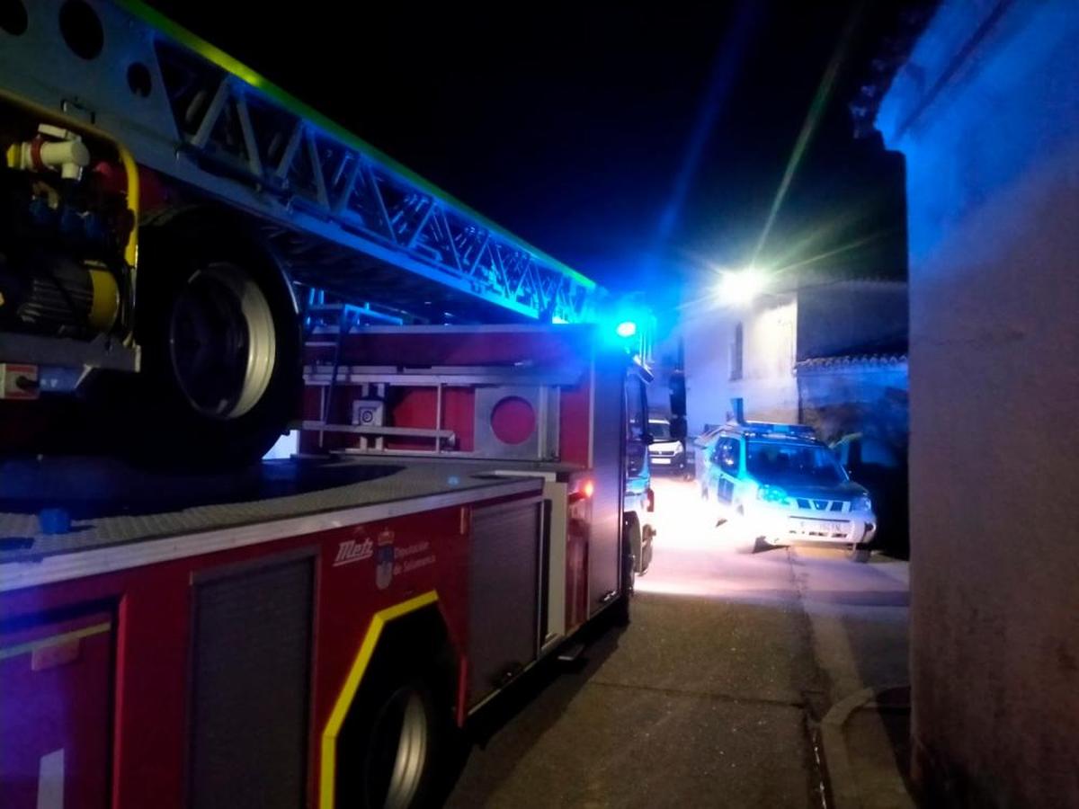 Los Bomberos en el corral de Martinamor.