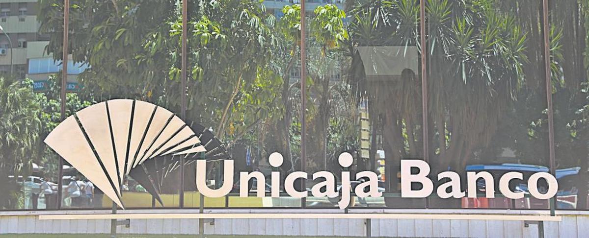 Logo de Unicaja Banco, entidad concienciada con el gasto energético.