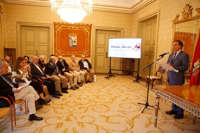 Carlos García Carbayo durante la designación de los ganadores