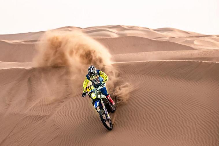 Lorenzo Santolino durante el Rally de Marruecos