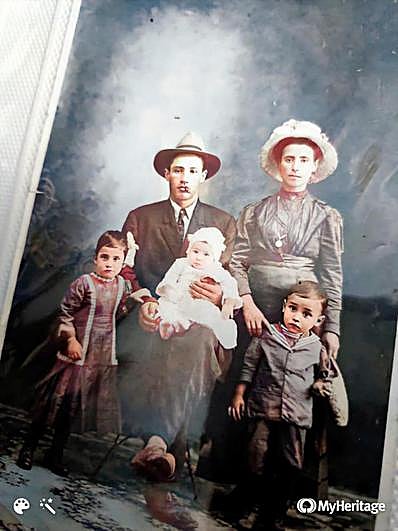 Entrañable foto de un matrimonio salmantino que llegó a Honolulu en el buque Harpalion en 1912.