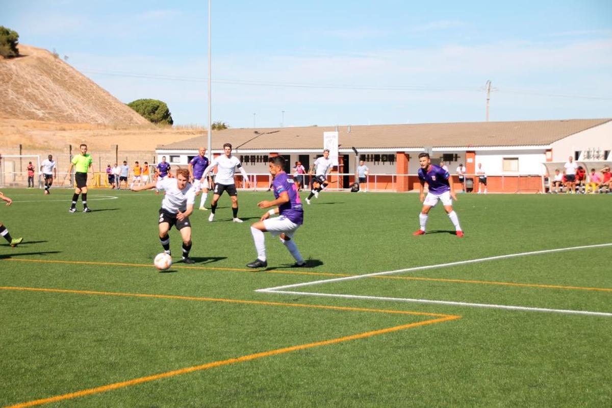 Peli, del Salamanca, y Carpio, del Palencia, en la primera jornada