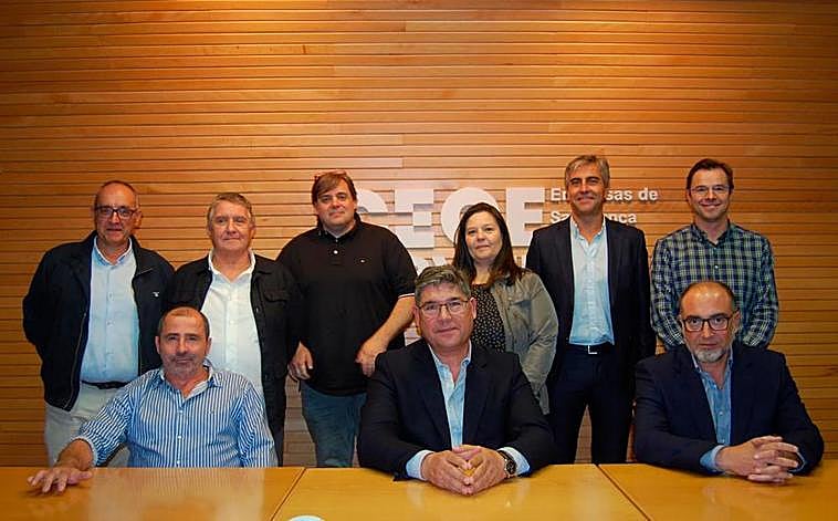 La nueva junta directiva de AESTRADIS comandada por Paulino Benito.