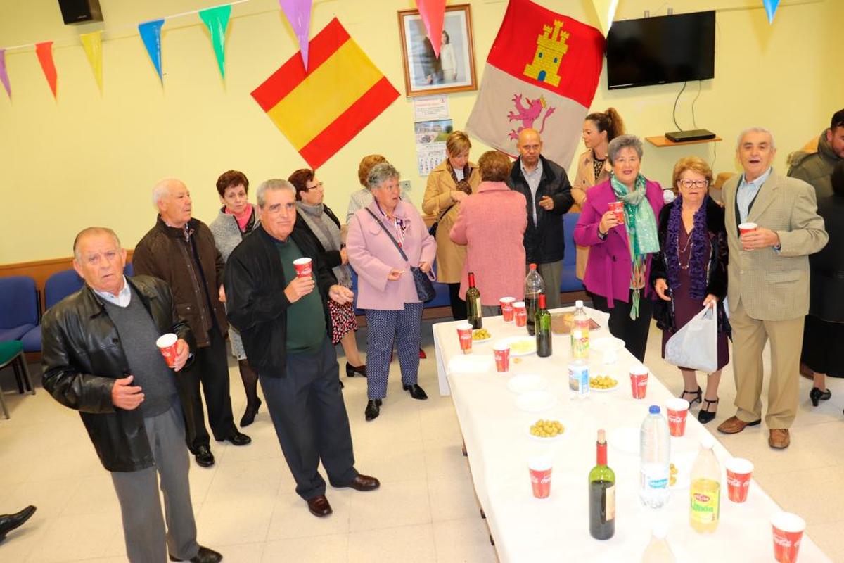 Los mayores de Guijuelo celebraron su fiesta con un aperitivo, con comida y con misa