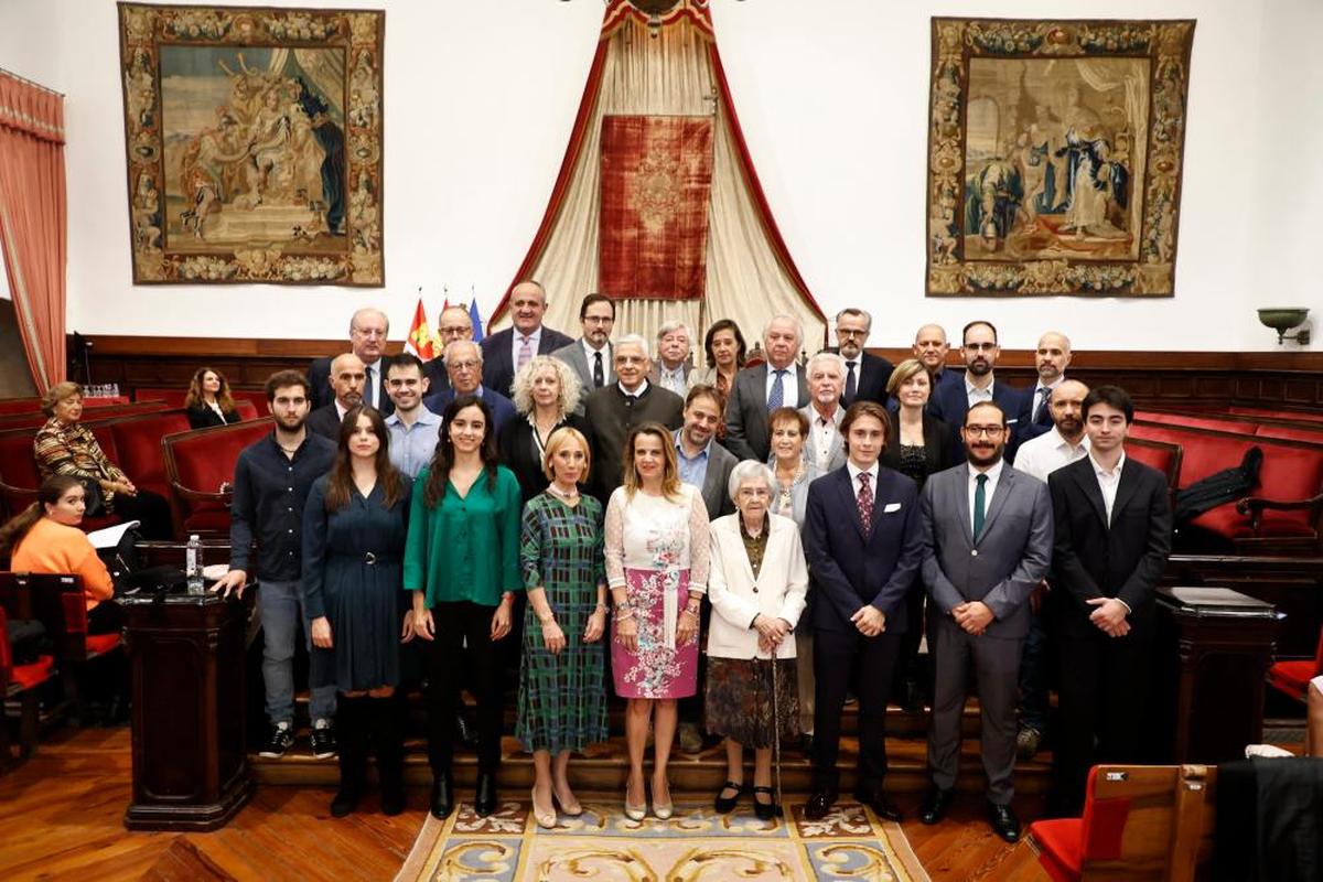 Entrega de los premios a la excelencia académica de antiguos alumnos de máster y doctorado por Alumni