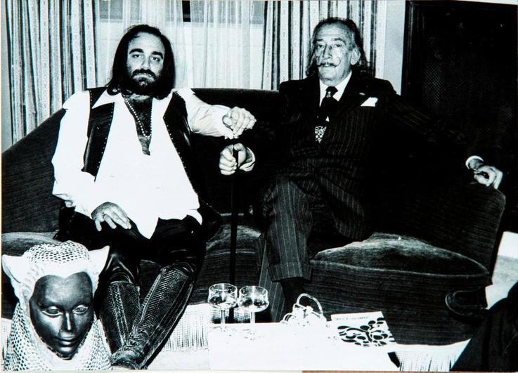 Demis Roussos con Salvador Dalí