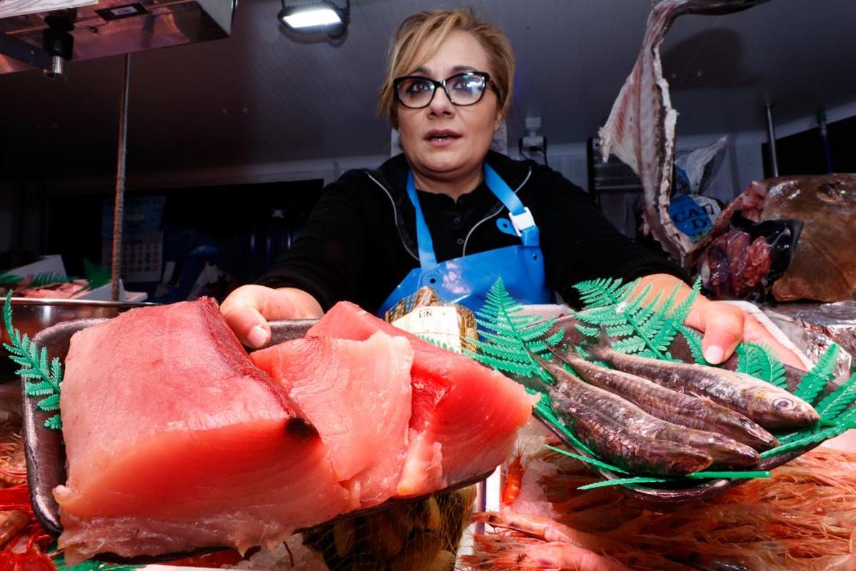 Sonia García muestra bonito del norte muy fresco