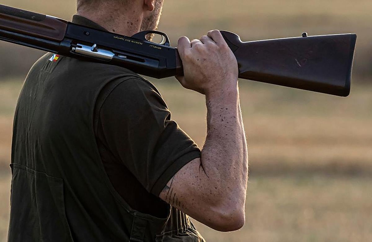 Un cazador durante una jornada de caza