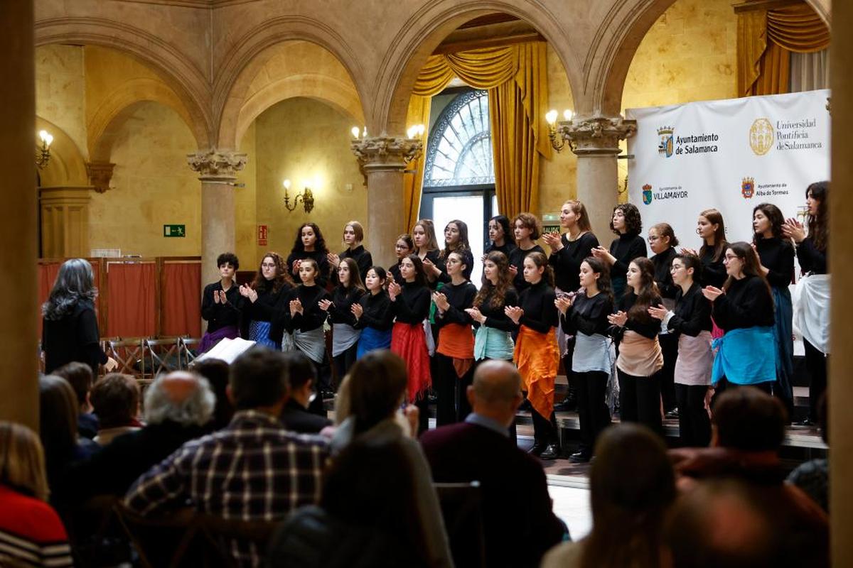 Actuación del Coro Meraki (Escuela de Música Sirinx).