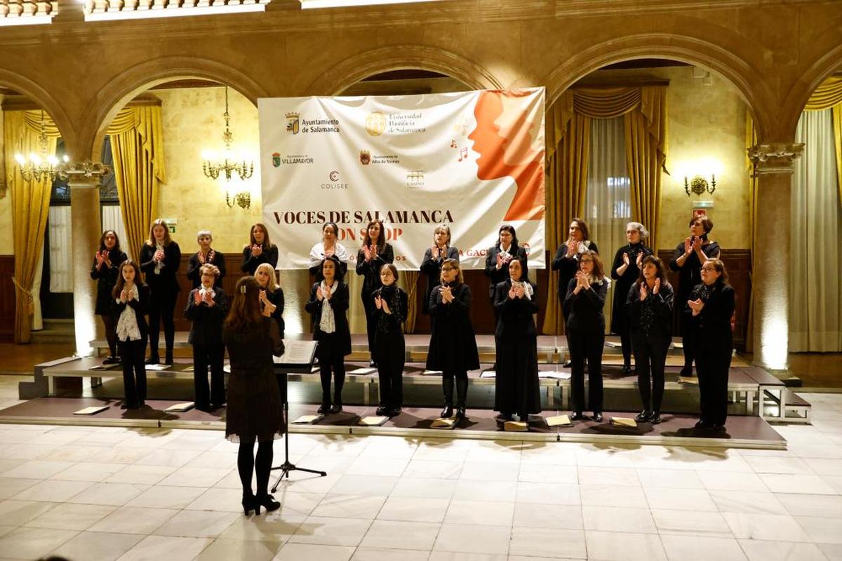 Actuación del Coro Kyria (Alba de Tormes).