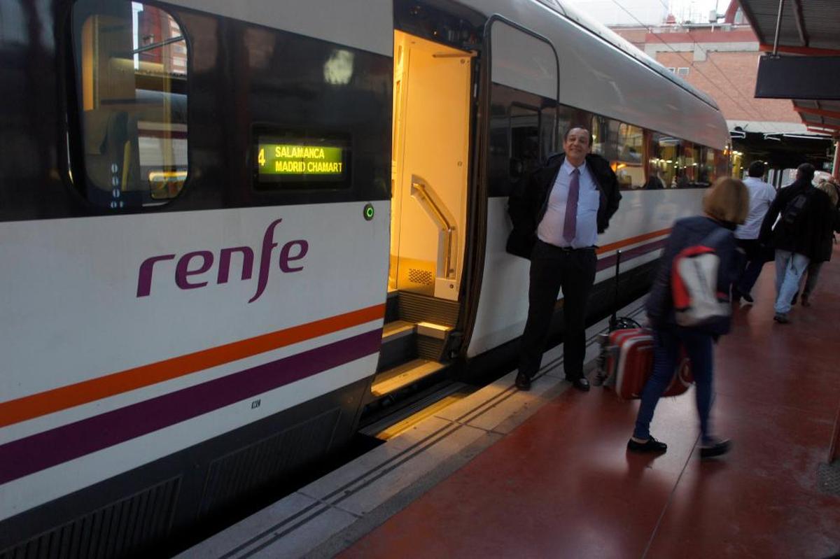 Imagen del tren Madrid Chamartín-Salamanca.