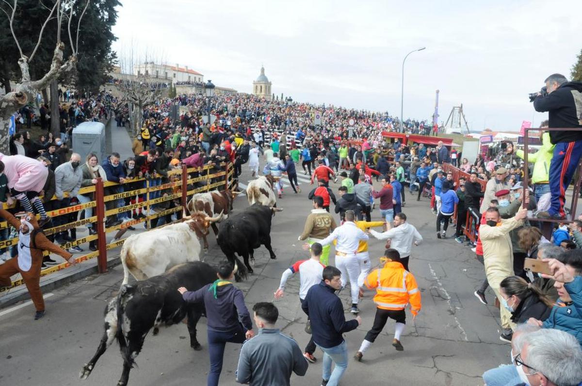 Los tradicionales encierros congregan a miles de personas.