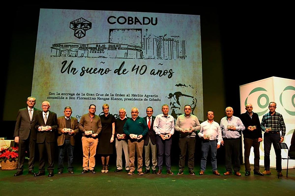 Cobadu reconoció a todos aquellos que han formado parte activa de su brillante historia