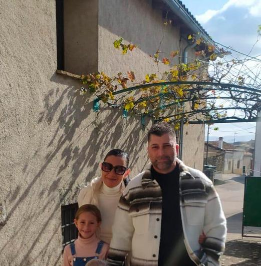 La familia que dejó el gélido Boston para regresar a su pueblo, Fuenteguinaldo