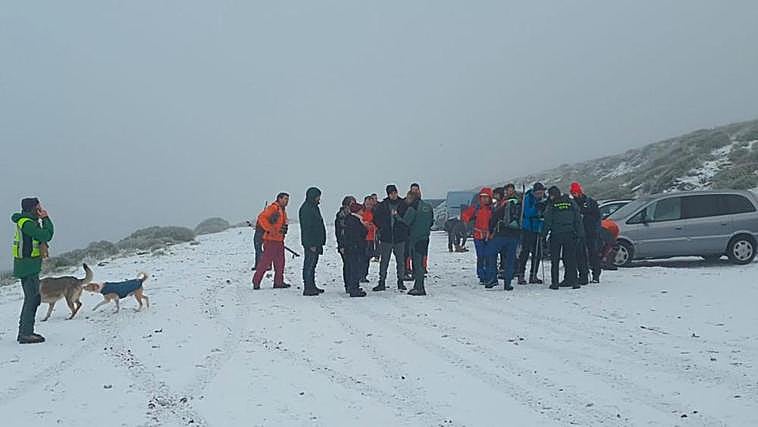 Vehículos de la Guardia Civil en la segunda plataforma este lunes