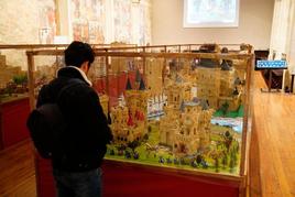 Una de las maquetas de la exposición de monumentos de EXIN Castillos, en el convento de Santa Clara