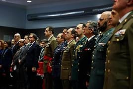 Momento del himno de la Policía Nacional durante la gala