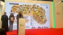 La alcaldesa de Alba, Concepción Miguélez, en la presentación en Fitur. EÑE