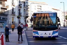 Usuarios del autobús urbano de Salamanca.