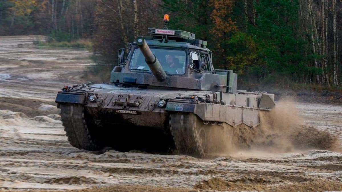 Un tanque Leopard que será enviado a Ucrania.