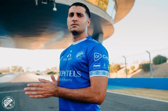 Alberto Durán, con la camiseta del Xerez.