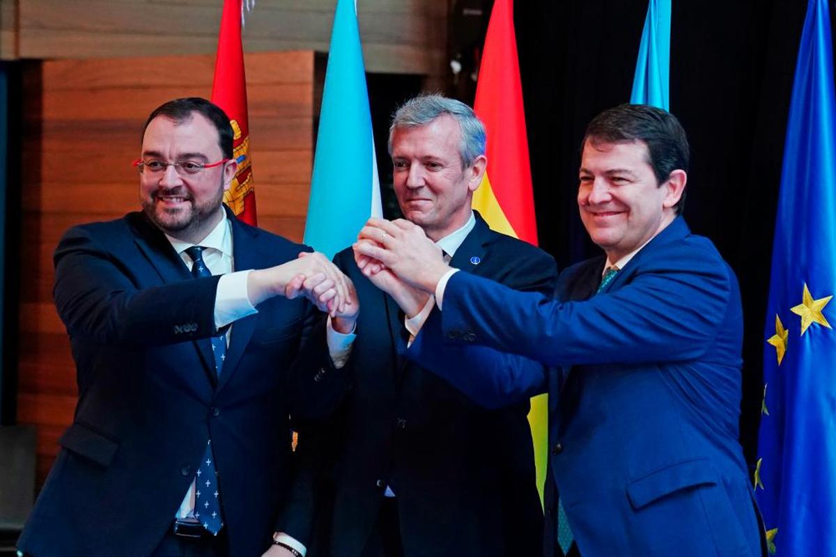 Adrián Barbón, Alfonso Rueda y Alfonso Fernández Mañueco