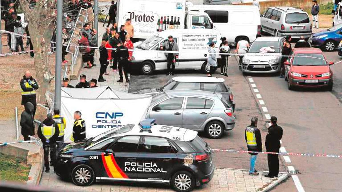 Escenario del lugar del crimen instantes después del tiroteo.