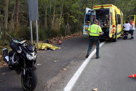 Un accidente de moto en el pasado.